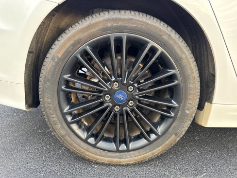 Used 2014 Ford Fusion SE w/ Equipment Group 202A image 30