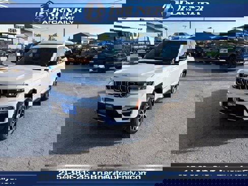 New 2025 Jeep Grand Cherokee Limited w/ Luxury Tech Group II image 1