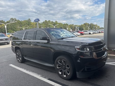 Used 2016 Chevrolet Suburban LS image 3