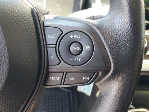 Used 2021 Toyota Corolla LE image 18