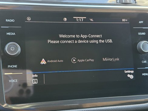 Used 2022 Volkswagen Tiguan SE w/ Panoramic Sunroof Package image 12