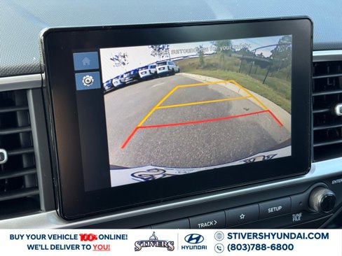 New 2025 Hyundai Venue SE image 3