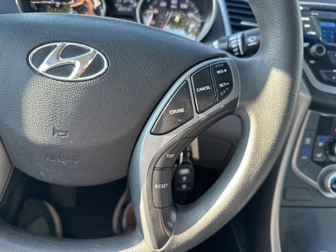 Used 2016 Hyundai Elantra SE image 18