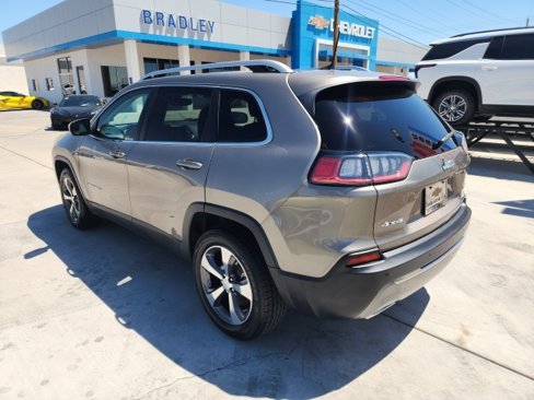 Used 2019 Jeep Cherokee Limited w/ Luxury Group image 6