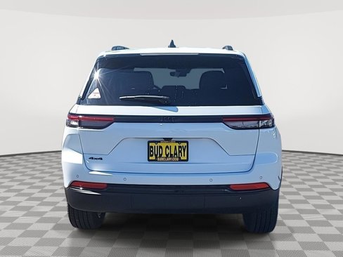 New 2025 Jeep Grand Cherokee Altitude image 19