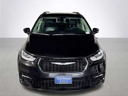 Used 2022 Chrysler Pacifica Touring-L image 3