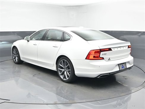 Used 2019 Volvo S90 T6 Momentum image 6