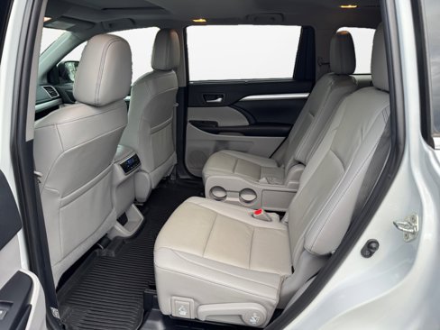 Used 2019 Toyota Highlander XLE image 15