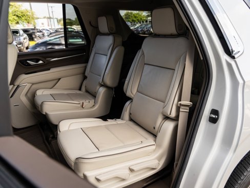 Used 2022 GMC Yukon Denali w/ Denali Premium Package image 30