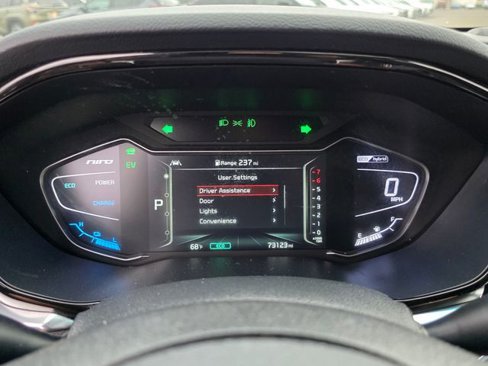Used 2020 Kia Niro Touring image 22