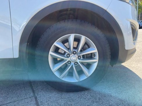 Used 2016 Kia Sorento LX w/ LX Convenience Package image 22