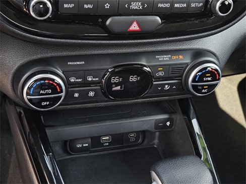 Certified 2023 Kia Soul S image 22
