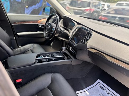 Used 2018 Volvo XC90 T6 Momentum w/ Convenience Package image 22