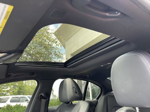 Used 2020 BMW 330i xDrive Sedan w/ Convenience Package image 9