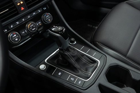 Used 2024 Volkswagen Jetta SE w/ Panoramic Sunroof Package image 16