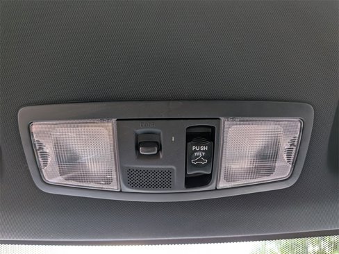 Used 2018 Mitsubishi Outlander LE image 18