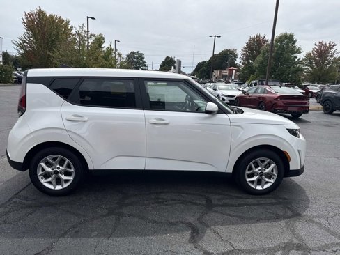Used 2024 Kia Soul LX w/ Option Group 015 image 8