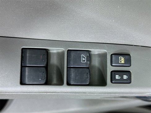 Used 2015 Nissan Frontier SV image 16