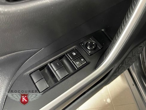 Used 2020 Toyota RAV4 LE image 19