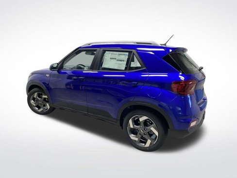 New 2025 Hyundai Venue SEL image 3