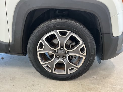 Used 2016 Jeep Renegade Limited image 12
