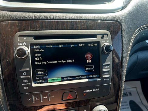 Used 2016 Chevrolet Traverse LT w/ Style and Technology Package image 13