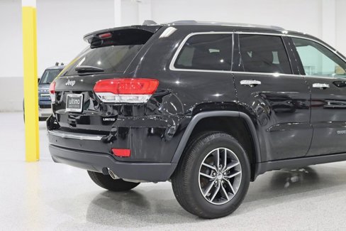 Used 2018 Jeep Grand Cherokee Limited image 10