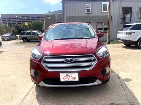 Used 2019 Ford Escape SE image 2