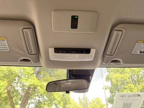 New 2025 Nissan Versa SR w/ Trunk Package image 29