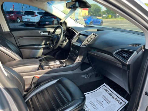 Used 2020 Ford Edge SEL image 9