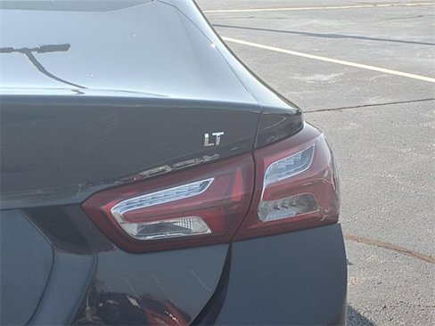 Used 2022 Chevrolet Malibu LT image 30