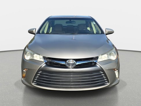 Used 2016 Toyota Camry XLE image 2