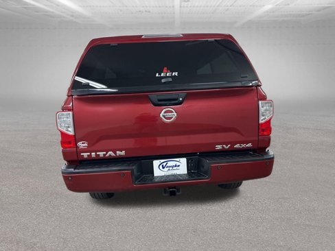 Used 2017 Nissan Titan SV w/ SV Utility Package image 11