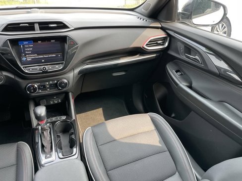 Used 2022 Chevrolet TrailBlazer RS w/ Technology Package image 9