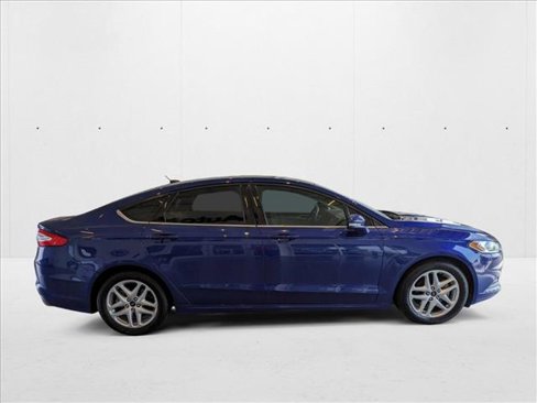 Used 2015 Ford Fusion SE image 4