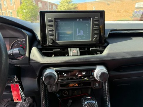 Used 2019 Toyota RAV4 LE image 14