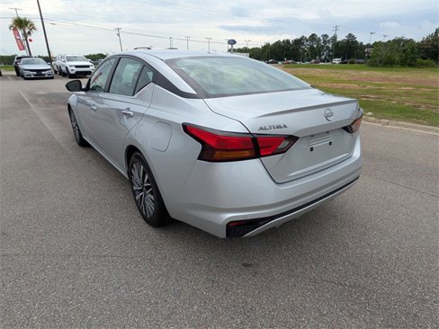 Used 2024 Nissan Altima 2.5 SV image 9