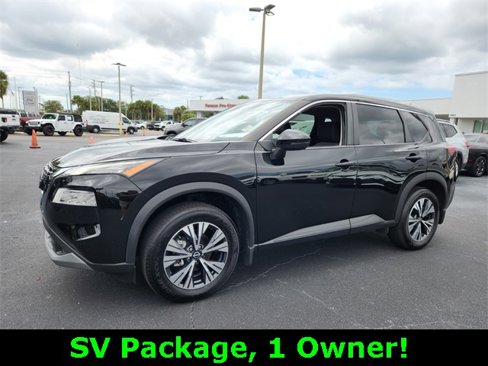 Used 2022 Nissan Rogue SV image 3