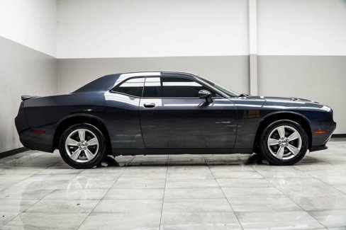 Used 2019 Dodge Challenger SXT image 6