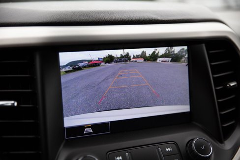 Used 2023 GMC Acadia SLT image 18
