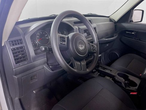 Used 2011 Jeep Liberty Sport image 7