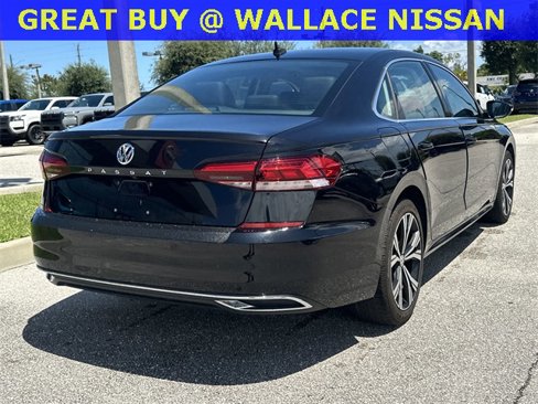 Used 2022 Volkswagen Passat 2.0T SE image 6