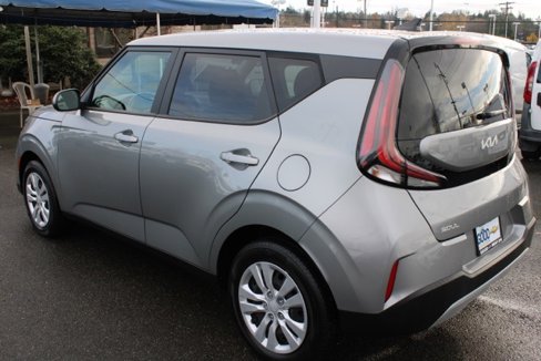 Used 2023 Kia Soul LX image 5