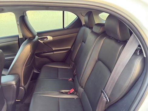 Used 2012 Lexus CT 200h Premium image 11
