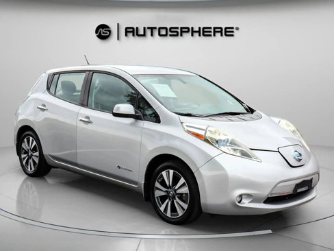 Used 2016 Nissan Leaf SL w/ Premium Package image 11