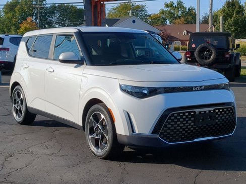 Used 2023 Kia Soul EX image 8