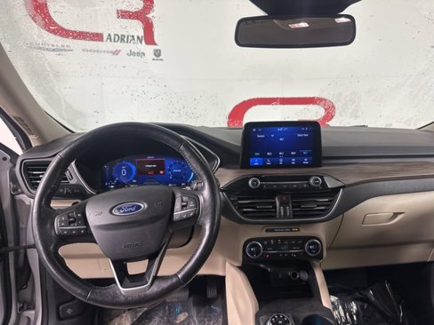 Used 2020 Ford Escape Titanium image 7