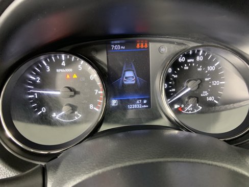 Used 2020 Nissan Rogue Sport SV image 11