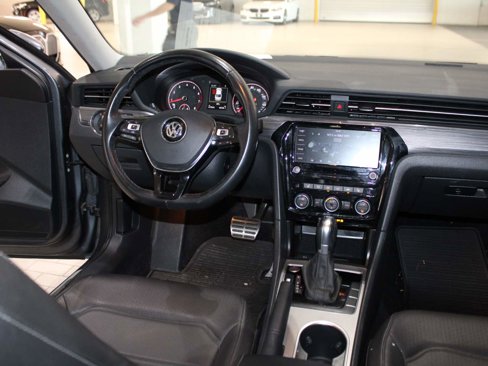 Used 2020 Volkswagen Passat 2.0T R-Line image 16