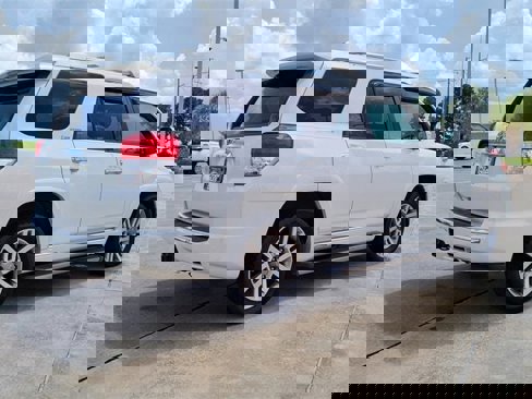 Used 2011 Toyota 4Runner Limited image 8